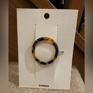 Express Tortoise Pattern Circle Hair Clip